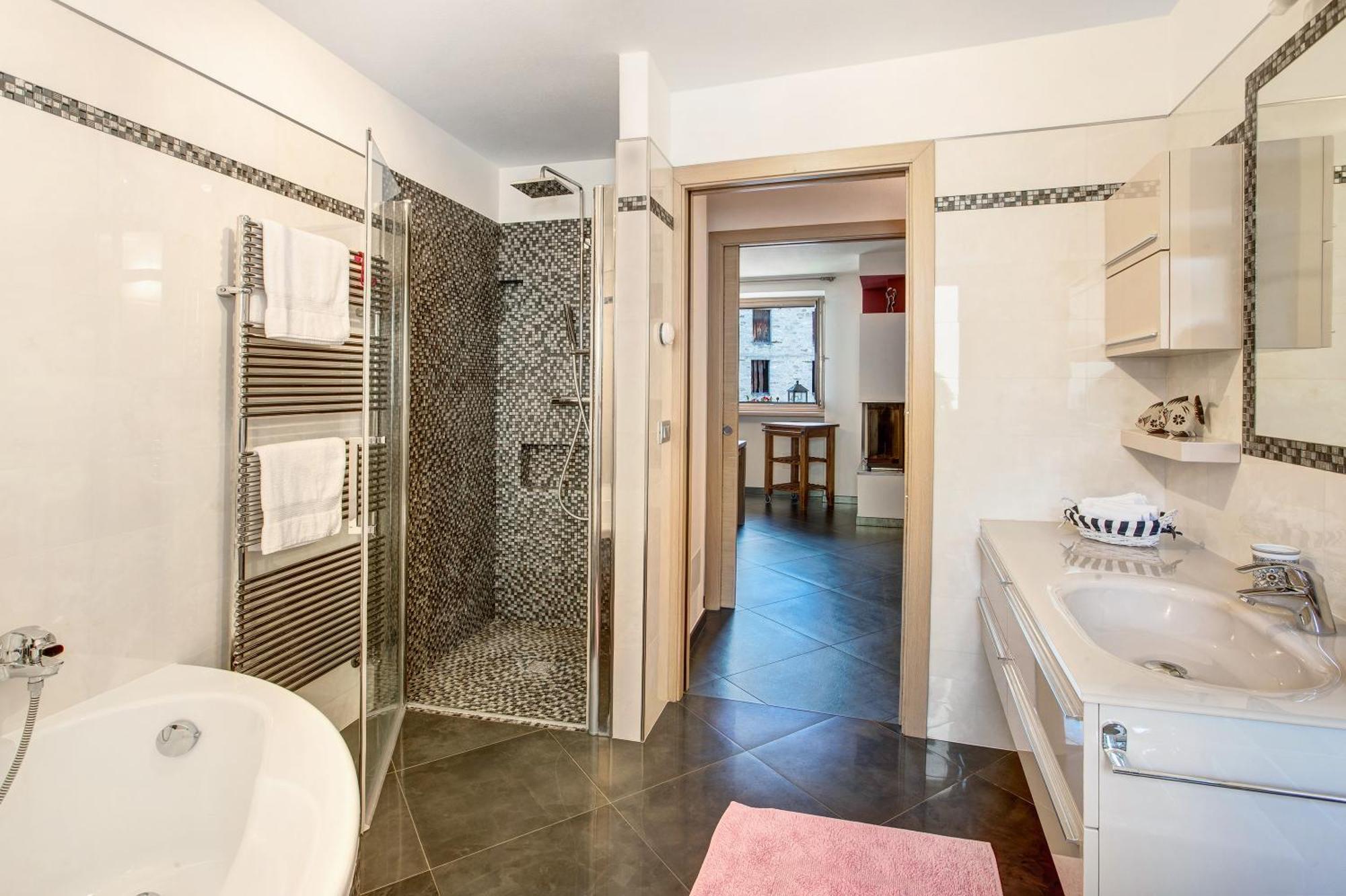 La Maison Du Bonheur Grosio Apartment ภายนอก รูปภาพ